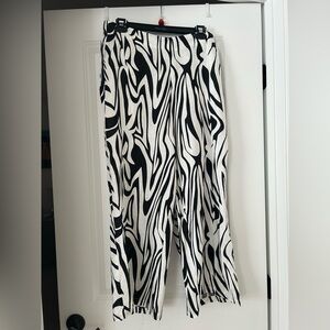 Tahari Black and White Abstract Linen Pants